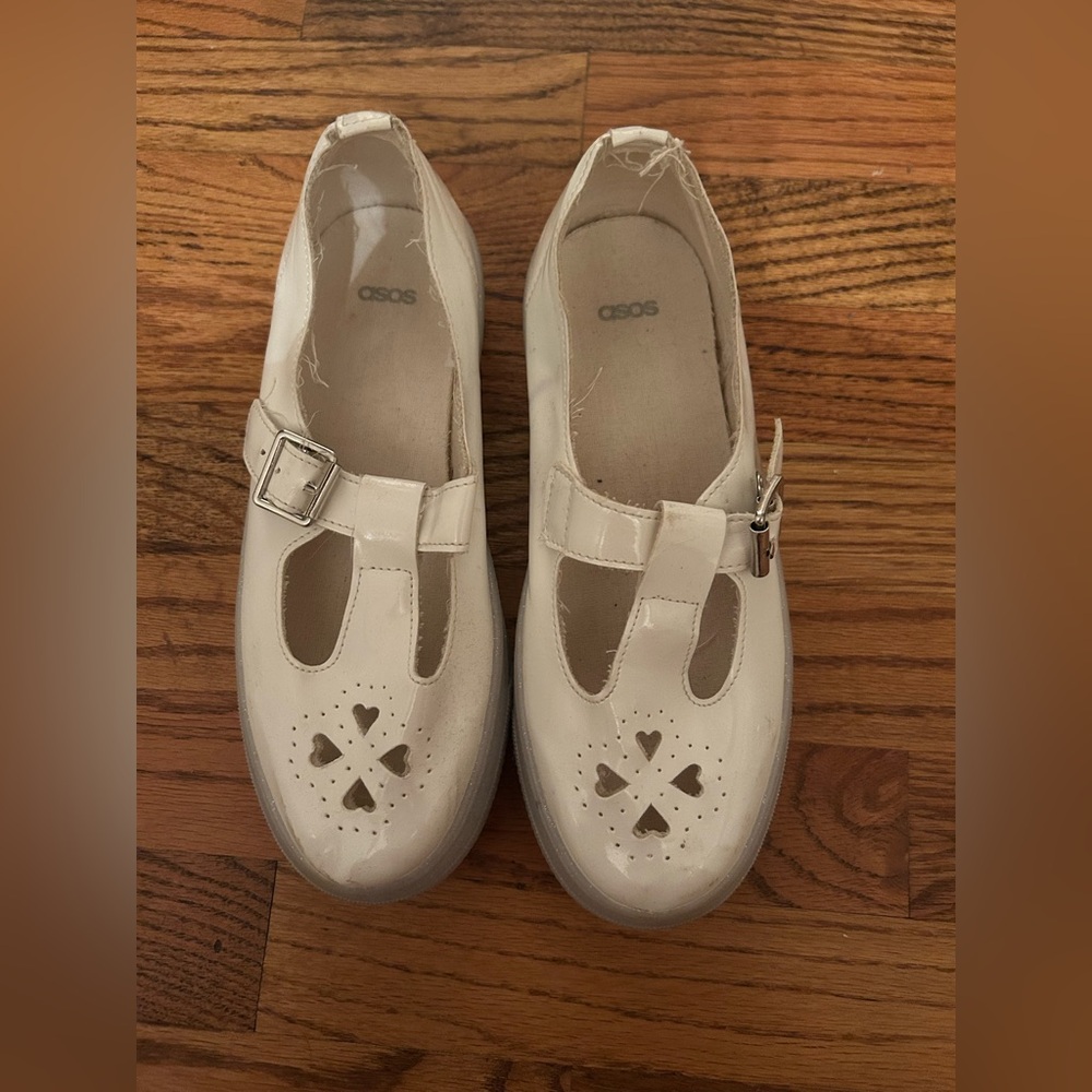 ASOS Women’s White Sz 5 Whimsical Whimsigoth Platform Buckle Shoes